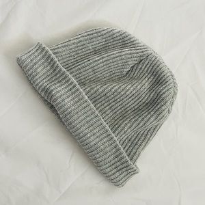 Vintage thick beanie. ( No tags ) .
Great condition.
Bin A